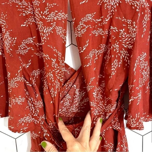 Princess Polly The Louie Playsuit Red & White Floral Open Back Romper SIZE 6 - Picture 7 of 9